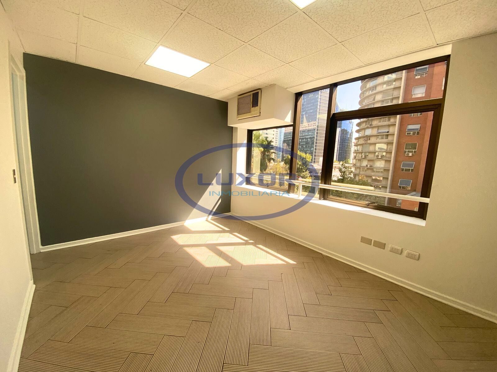 Oficina en Arriendo